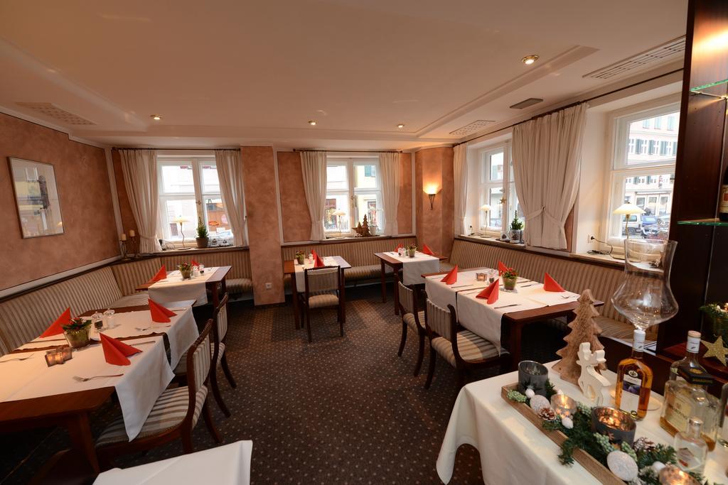 Hotel Eisenkrug Dinkelsbuhl Bagian luar foto